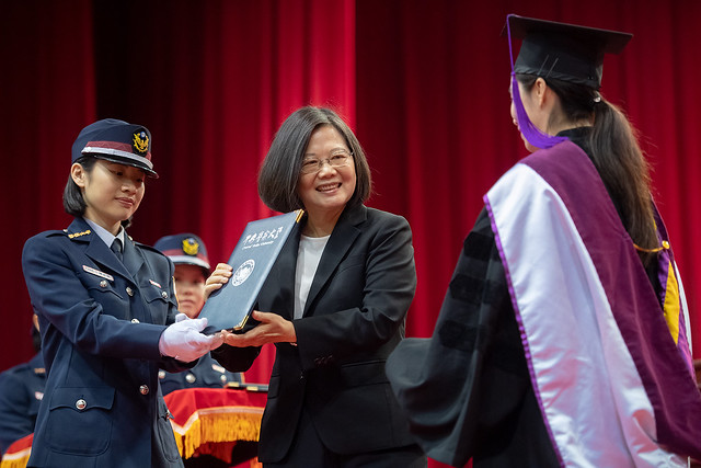 出席警大畢業典禮　總統期勉畢業生成為人民安居樂業的堅實基礎