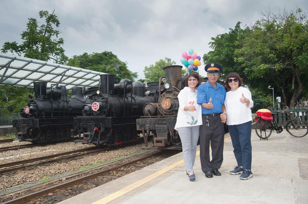 3輛百年28噸國寶級蒸汽火車同框 黃敏惠市長見證歷史的一刻