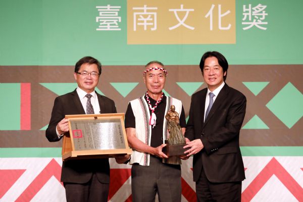 西拉雅文化語言復興推動者萬正雄長老今獲頒「第七屆台南文化獎」