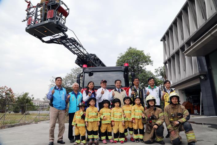 台南市新添30公尺雲梯消防車