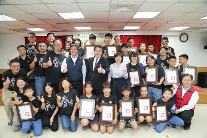 南市代表隊參加日本加賀RoboRave國際機器人大賽獲佳績