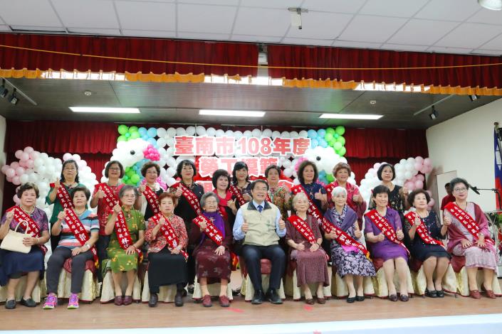 108年勞工模範母親表揚溫馨登場 黃市長向無私奉獻的媽媽們致敬