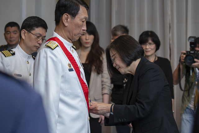 頒授參謀總長李喜明一等雲麾勳章　總統肯定李總長精進國軍整體戰力