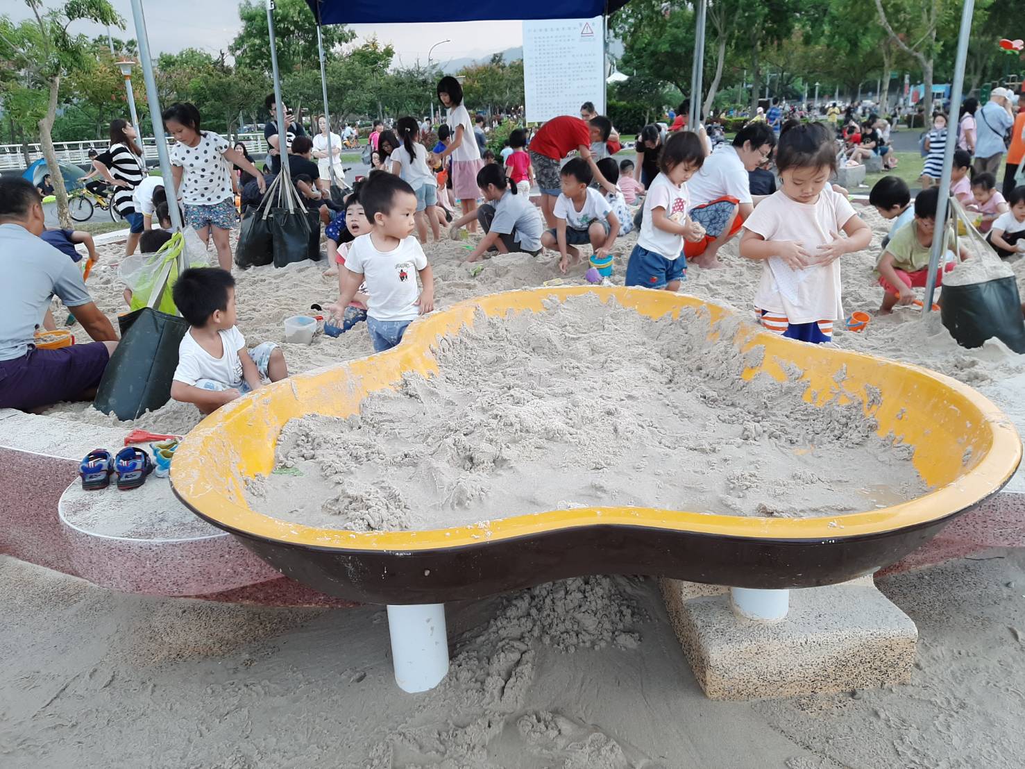 新店區陽光運動公園兒童遊戲沙坑工程完工