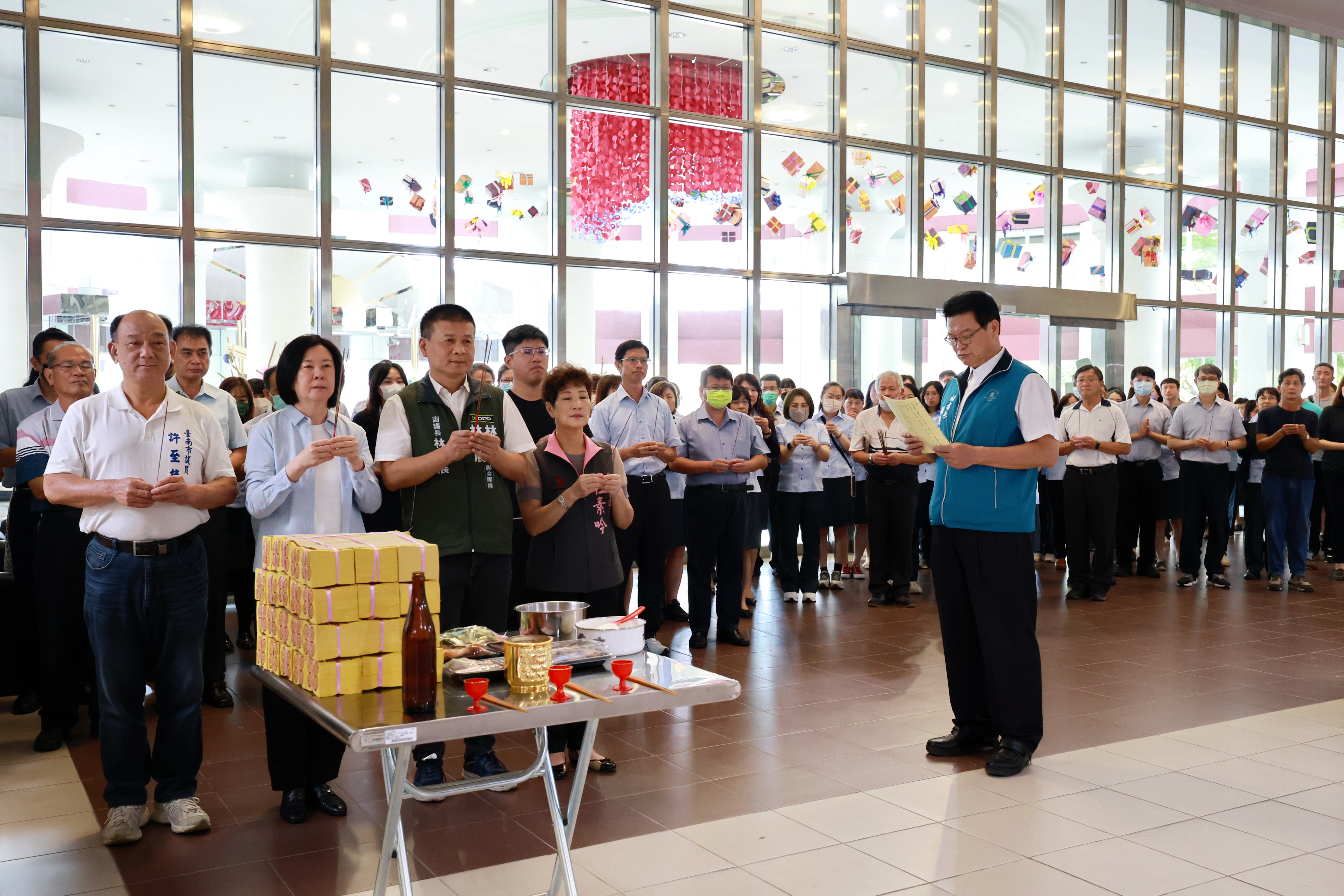 南市議會永華議事廳中元普渡   祈求議事順利