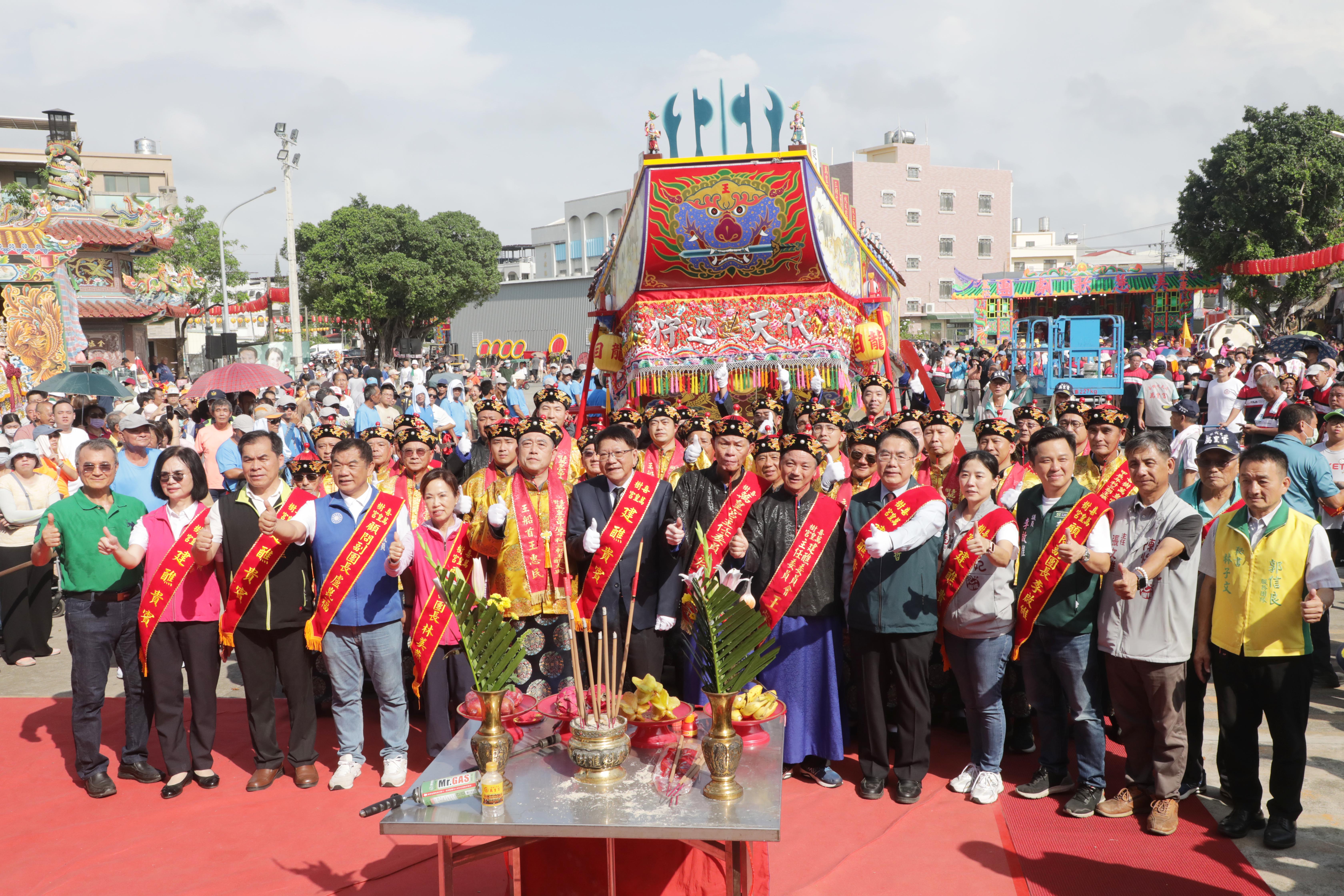 總統府秘書長潘孟安參與喜樹代天府萬皇宮王船出廠  祈求國泰民安